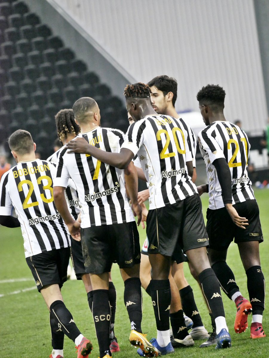 AngersSCO's tweet photo. ⏱ 69'
⚽ Oh quel but de Rachid Alioui, qui dribble le gardien avant de marquer dans le but vide !
#SCOCNFC 𝟮-𝟮 https://t.co/Q8y3dD5hCA