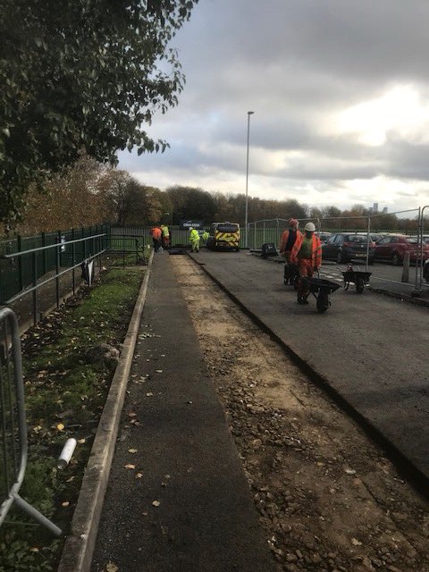 manybucks's tweet photo. Off and running for  @gallifordtry at the Salford IMU project for @SalfordCouncil @SalfordRoyalNHS with piling and drainage works pushing ahead this week.
@ProcurePF @DAYArchitects @DAYPM3 https://t.co/5vp4s402H8