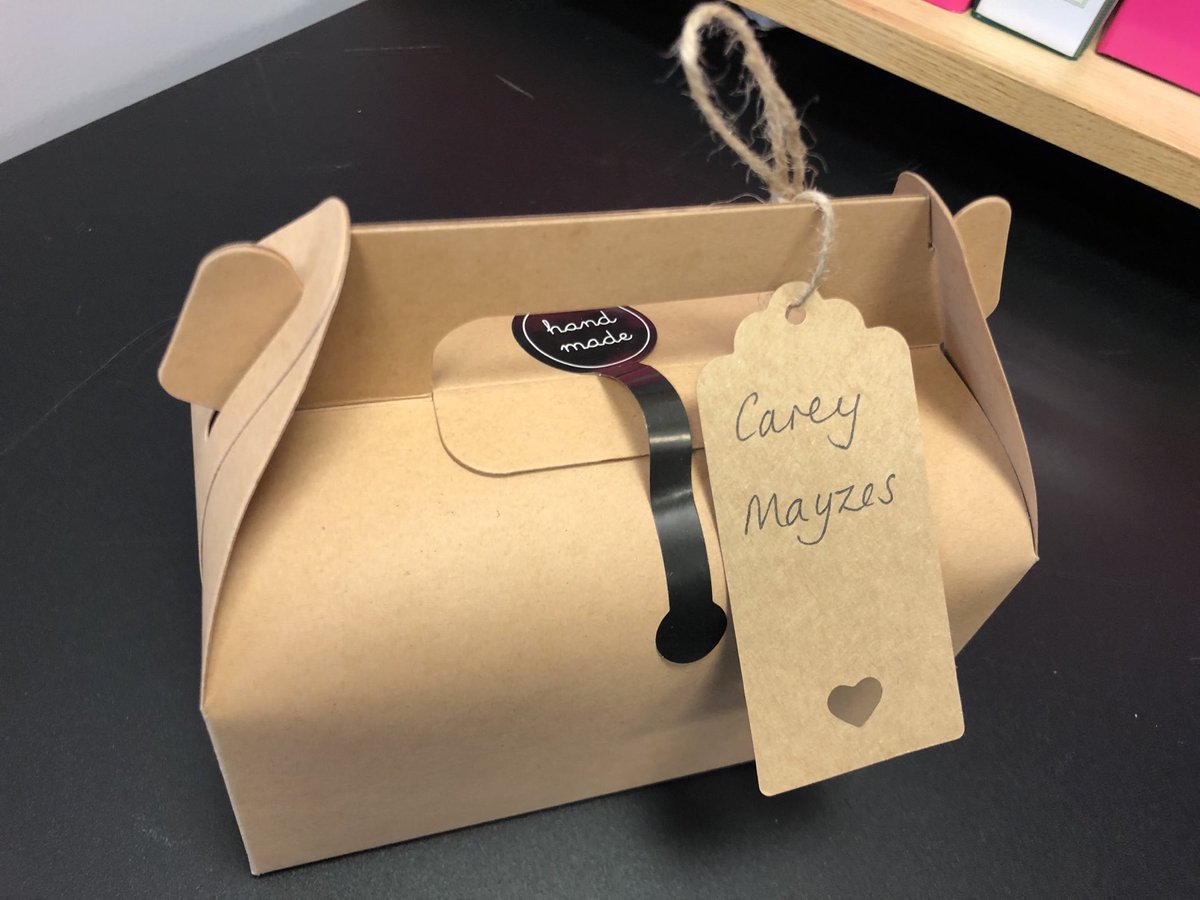 MissMayzes's tweet photo. #nurturenovember treat from the cake fairy to support with my Year 11 mock marking. ❤️🍰🧁 Thank you! ⁦@LVCollege⁩ https://t.co/J84bRxCr1Z