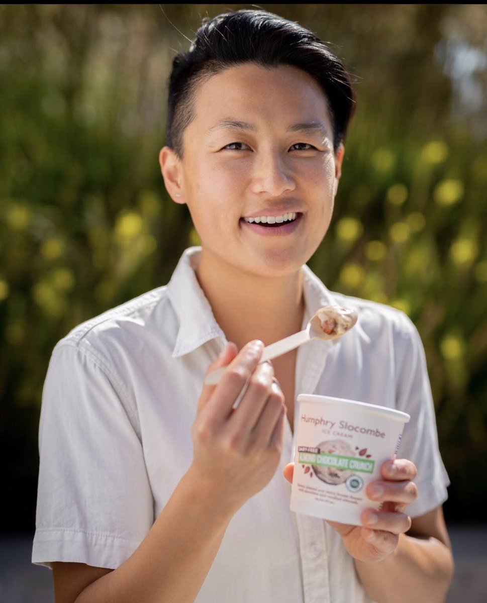 humphryslocombe's tweet photo. 🌱Almond Chocolate Crunch is our creamy-dreamy, candied almond amaze! This #dairyfree #butdelicious #icecream creation made in partnership with @ChefMelissaKing is #vegan so everyone can dig into the deliciousness. 🌿 https://t.co/JDJiITQmP3 https://t.co/BCAUyDZzw6