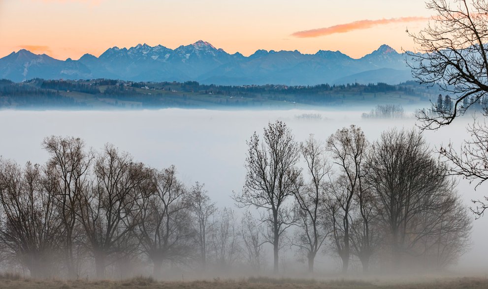 GORSKI_SWIAT's tweet photo. 🇵🇱#PolskajestPiękna #góry #tatry #podhale #doliny #mgła
Mgła w kotlinie nowotarskiej...te foto i wiele więcej 
można zobaczyć:
https://t.co/HZRqEBbcEz

fot. Michał Adamowski #podhale24 https://t.co/o0BR6dAO5o