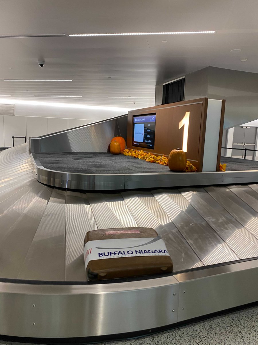 BHigginsBflo's tweet photo. Today we were pleased to join @BUFAirport to help unveil improvements to the passenger baggage area as part of a larger $80 million airport renovation to improve efficiency, security and the airport traveling experience. #BUFup https://t.co/BNeQbQPyXM