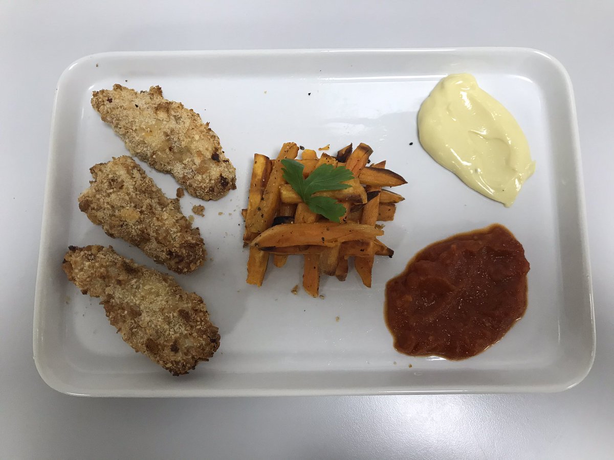QehsGCSEFood's tweet photo. Year 12 Chicken challenge 🤩 https://t.co/DmiFNnHGli