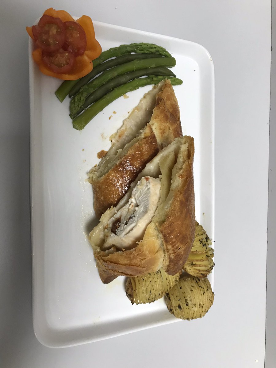 QehsGCSEFood's tweet photo. Year 12 Chicken challenge 🤩 https://t.co/DmiFNnHGli