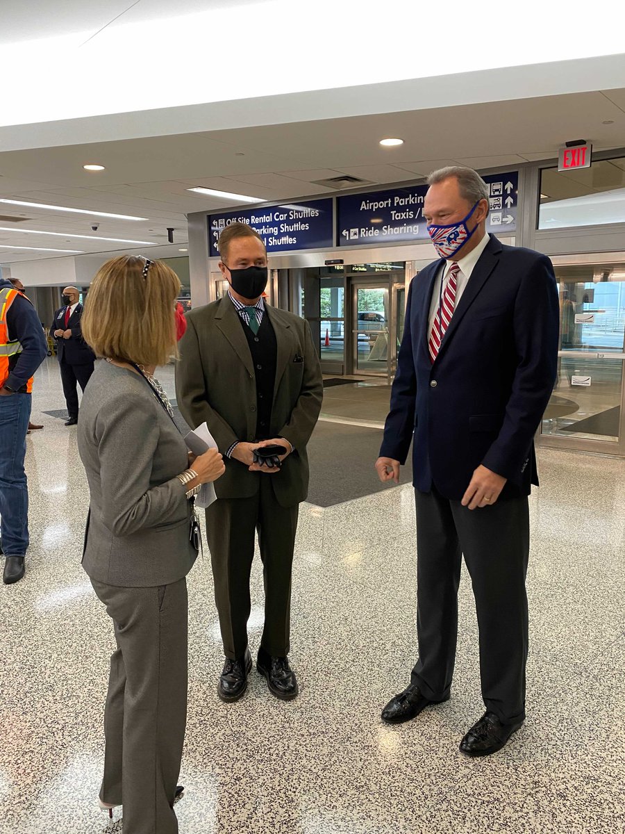 BHigginsBflo's tweet photo. Today we were pleased to join @BUFAirport to help unveil improvements to the passenger baggage area as part of a larger $80 million airport renovation to improve efficiency, security and the airport traveling experience. #BUFup https://t.co/BNeQbQPyXM