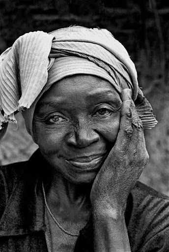 SaiEtienne's tweet photo. " Pour se réconcilier, on n'apporte pas un couteau qui tranche mais une aiguille qui coud. "
Proverbe africain ; Les proverbes et dictons africains (1962)
#sagesse #life #KINGDOM https://t.co/K9vJCl05pI