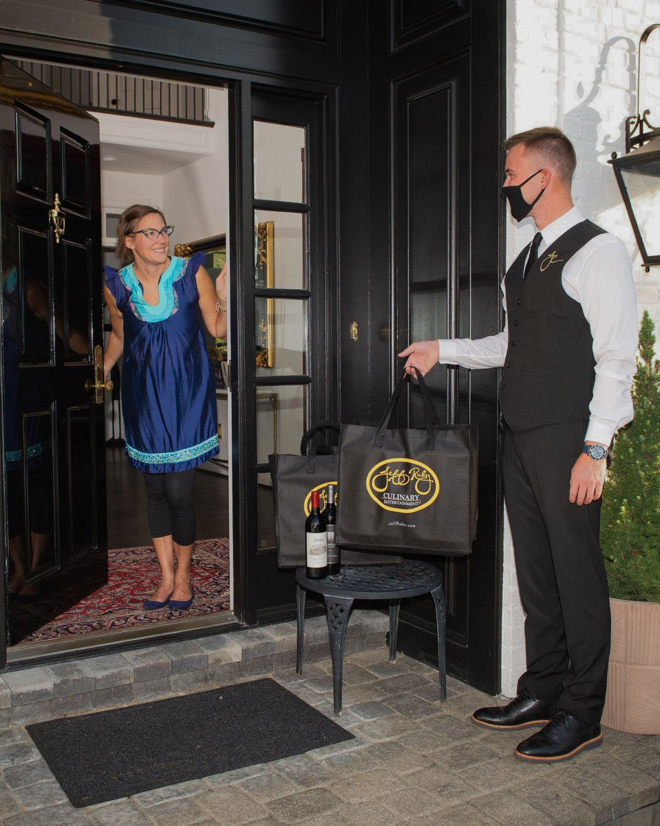 JeffRubys's tweet photo. Plan your weekend treat: The Jeff Ruby food and service that you expect, delivered directly to your door by our very own staff members. You'll see uniforms you recognize and taste the perfect USDA Prime Steaks you know and love! Order at https://t.co/i7YA8I9xnG #JeffRubyDelivers https://t.co/uYspORC92u