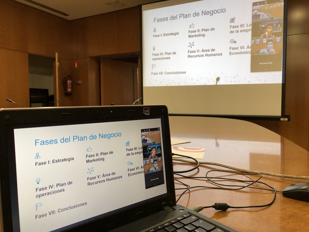 Arrancamos las Presentaciones con <a href="/RubenAguilar_21/">Rubén Aguilar</a> “Saliendo de la zona de confort, de Técnico a CEO” este trabajo se presenta a través de #Zoom. Superamos las dificultades. 
Gracias <a href="/mariomachinb/">yo</a> y <a href="/GermnArias6/">Germán Arias</a> por aceptar nuestra invitación a formar parte del tribunal  🔝🦸🏻‍♂️🦸🏼‍♂️🏭