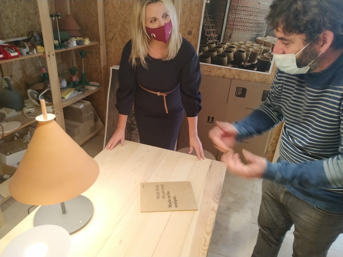 CarolinaE_G's tweet photo. Esta mañana he visitado P O T T #PotteryProject ejemplo de diseño artesano en Totana de la mano de Miguel Ángel García
#Artesaníadediseño https://t.co/wRoolmsbU5