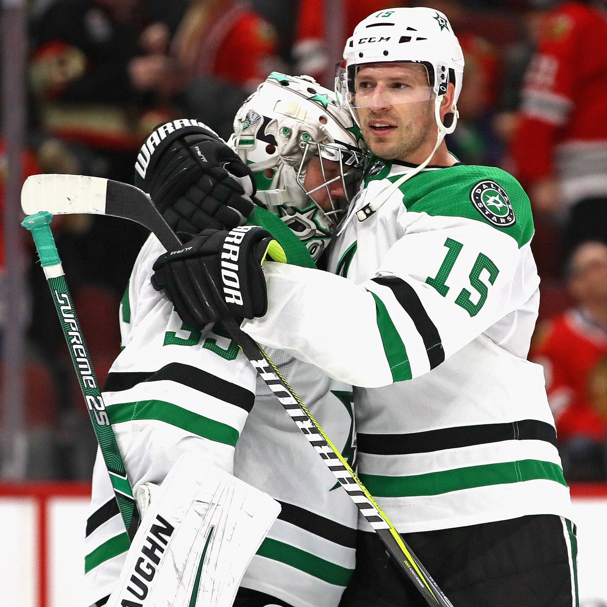 DallasStars's tweet photo. Always remember: Hug your goalie 🤗 https://t.co/3flFehzR8n