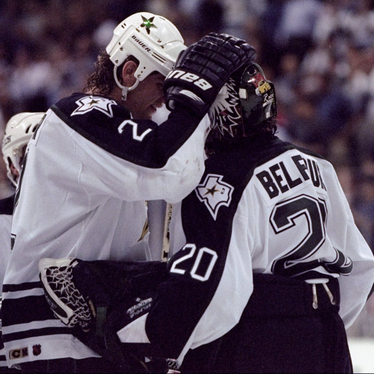 DallasStars's tweet photo. Always remember: Hug your goalie 🤗 https://t.co/3flFehzR8n