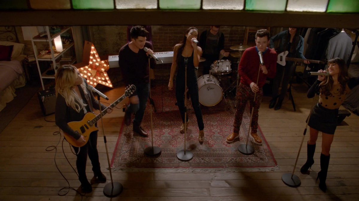 throwbackglee's tweet photo. GLEE TRIVIA: Did you know that Kurt created an indie band named "Pamela Lansbury"?

Its members were: Dani Shay, Santana Lopez, Elliot Gilbert, Kurt Hummel &amp; Rachel Berry.

#Glee #GleeThrowback #GleeTrivia #KatyOrGaga https://t.co/p4eJKSQwgH