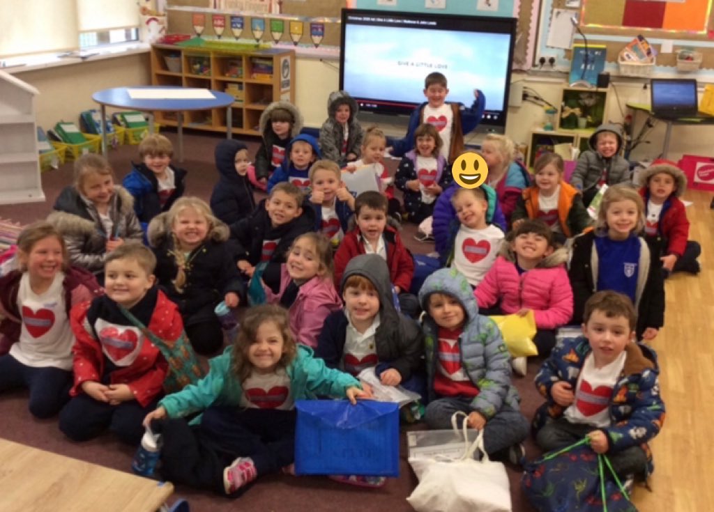 mmpsearlyyears's tweet photo. @jlandpartners Thank you for such a wonderful Christmas advert! 🎄 My super kind class have been ‘giving a little love’ all day long and have all earned a huge heart sticker ♥️♥️♥️♥️🥰🐦🐦🐦🦔 ♥️♥️♥️♥️ #GiveALittleLove https://t.co/ebOXthayJ3