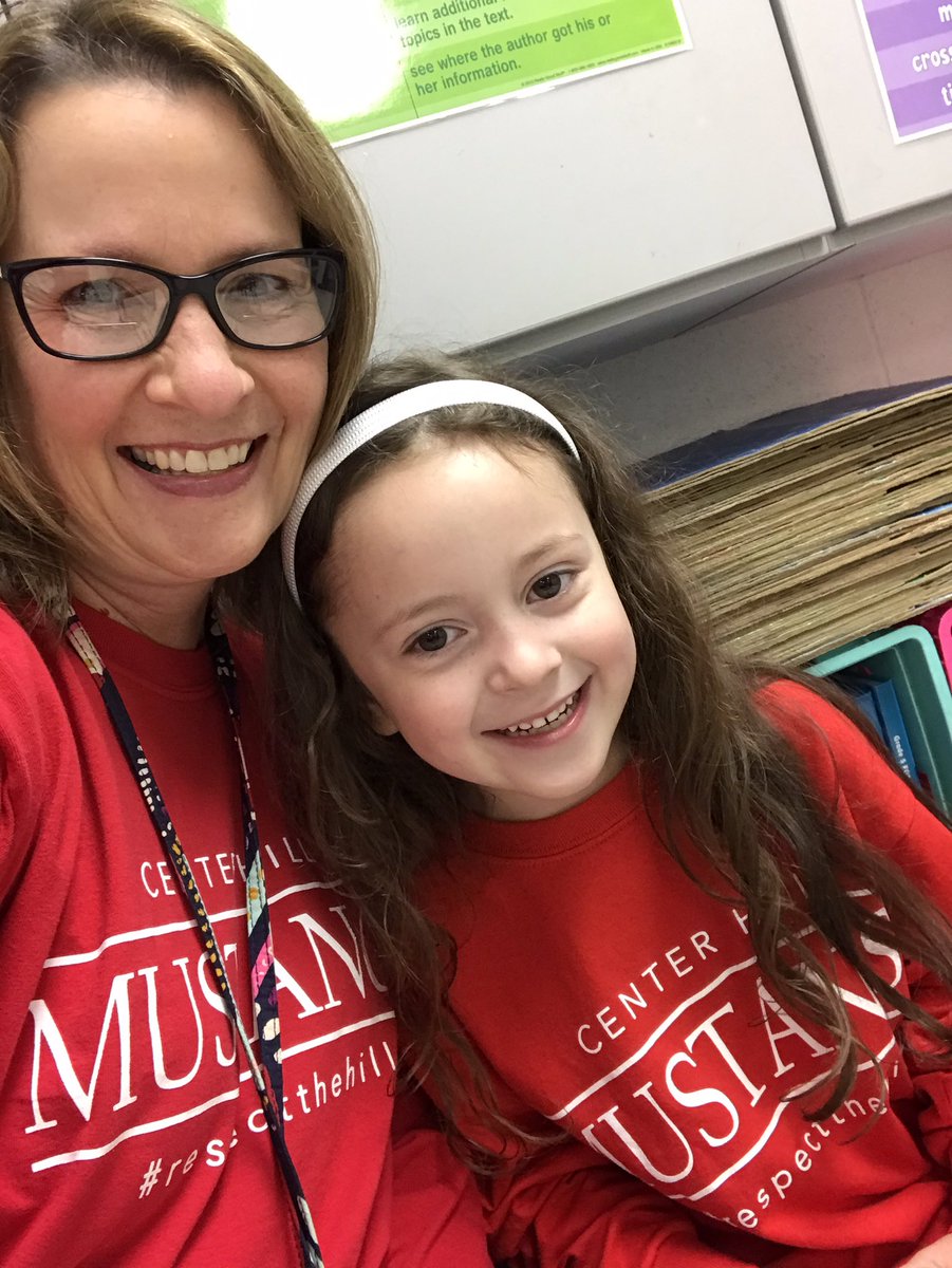 KimGlover9's tweet photo. It’s a great day to be a Mustang! @TweetDCS_OES #teamdcs https://t.co/omvkB40nzp