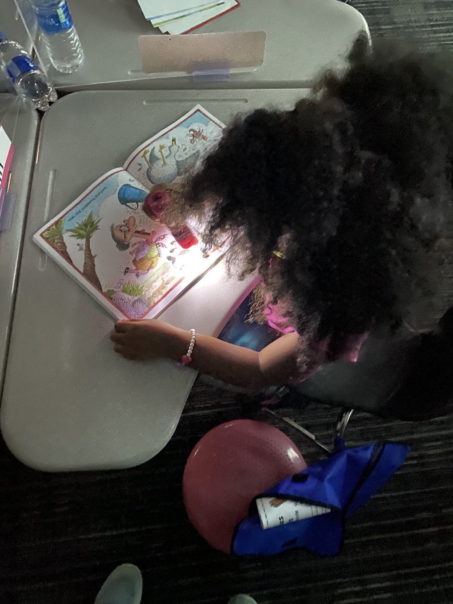 d4klee's tweet photo. First Flashlight Friday of the year! All the kids loved it, even the kids on zoom. ⁦@MrsKohlerK⁩ #Matzkeproud ⁦@kerri_dale⁩ https://t.co/CpWG7isVnV