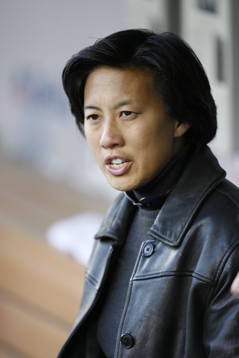 BleacherReport's tweet photo. Kim Ng has been named the Marlins' new general manager

She becomes the first woman to be the GM of an MLB franchise https://t.co/StnDy7ZCP8
