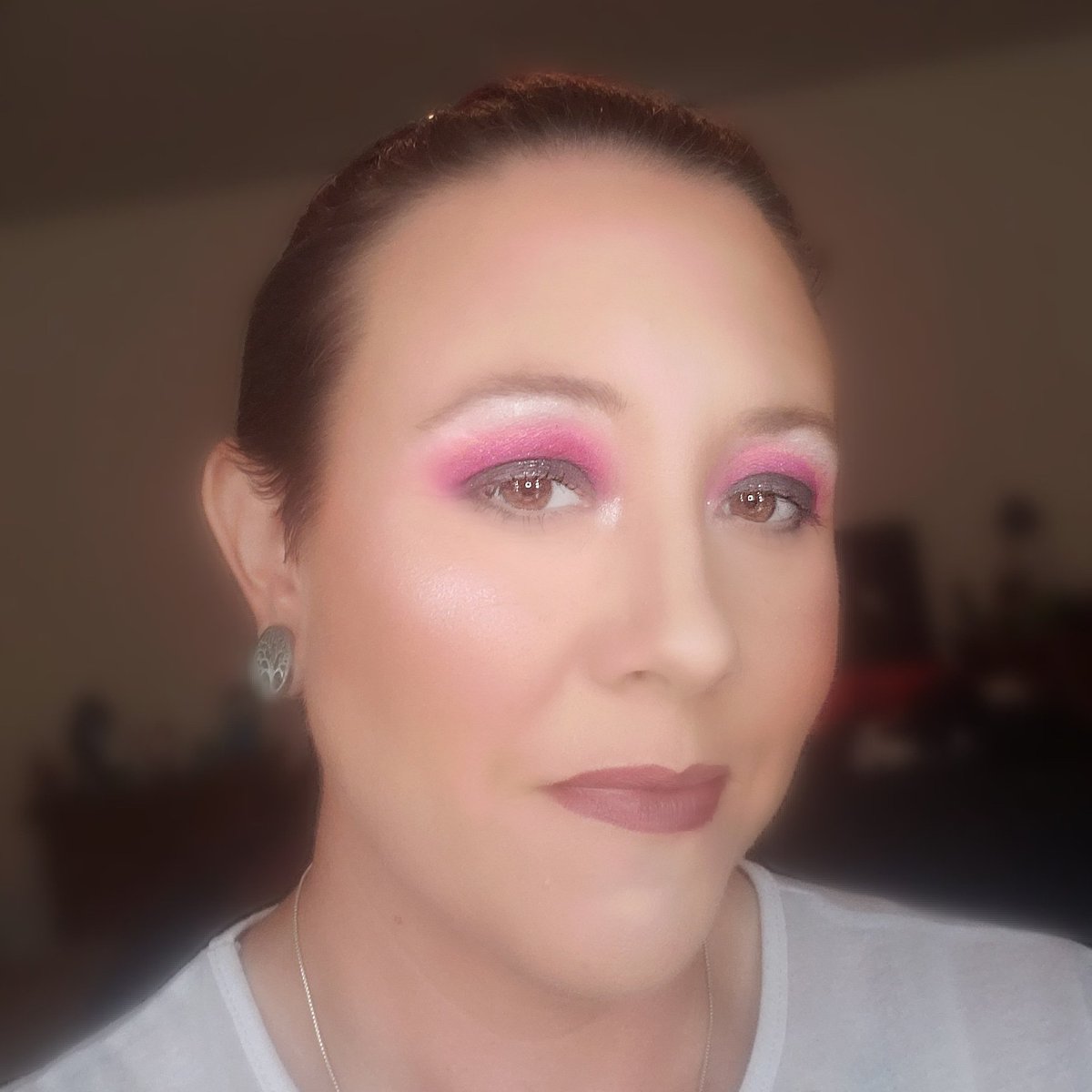 Crazycarchic's tweet photo. Full face Friday! Using aa combination of @jeffreestarcosmetics #jawbreakerpalette and #crematedpalette inspired by an @ashleyhawmakeup tutorial with a couple changes.
#jeffreestarapproved #makeupmakesmehappy #makeuplooks #makeuplover #makeequalsselfcare https://t.co/T1aUbyzl4q