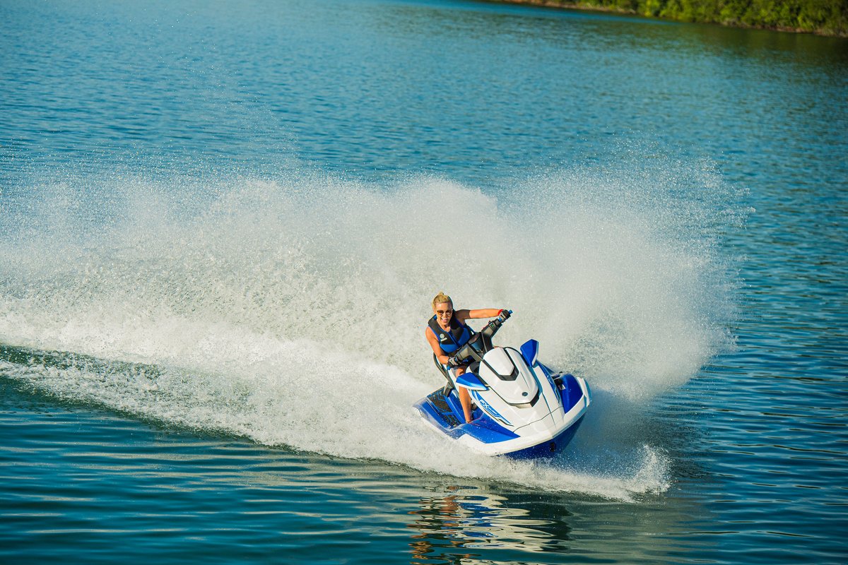 RIVAmotorsports's tweet photo. Explore in comfort and cruise in style on the 2021 #Yamaha #FXcruiserHO! Enjoy the #cruiser seat, cavernous storage, premium feature set and 1.8L engine, here at #RIVAmotorsports! #RunTheWater

#Motorsport #Waverunner #PWC #Watercraft #FX https://t.co/6JMywIn4o0