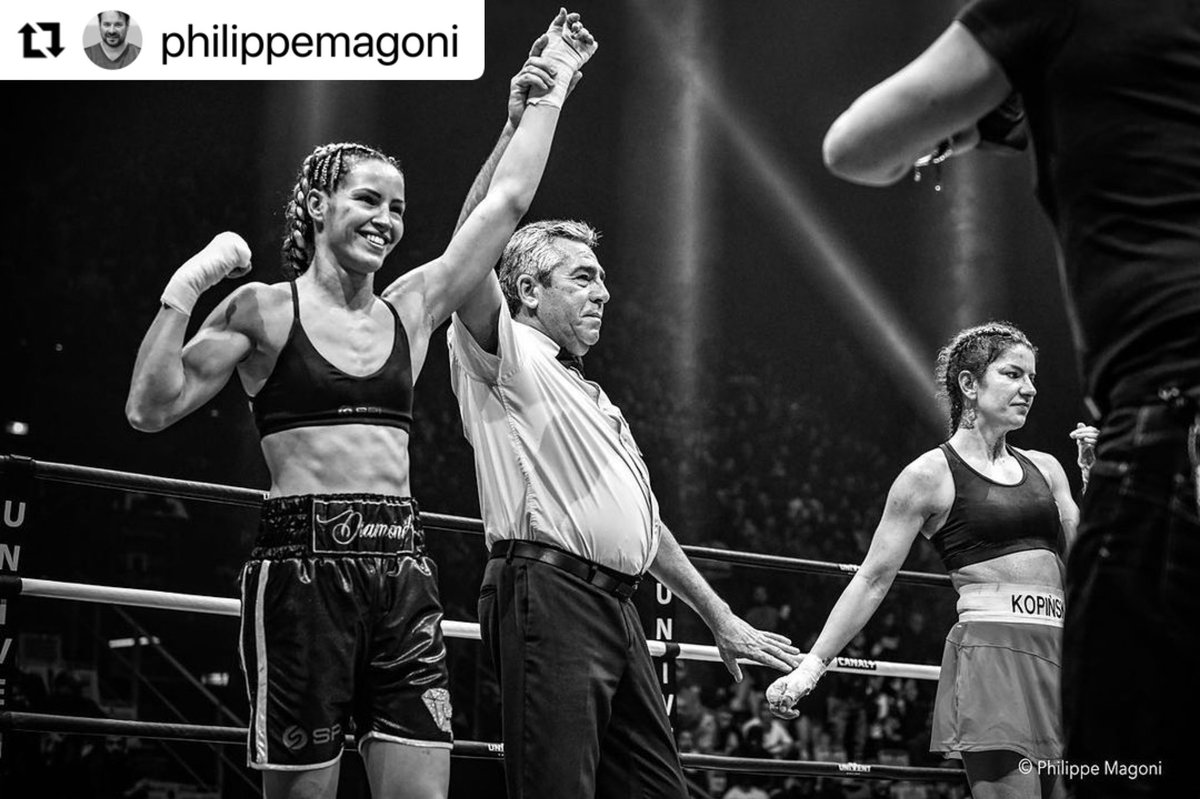 ElhemMekhaled's tweet photo. #Repost @philippemagoni
・・・
3/4
@MTKGlobal
@Matmut
@WBCBoxing
#boxing #bnwphotography #sport #ring #victory #ko #combat #fight
#DiamondBoxer💎🥊 #boxeo #boxen #boxinftraining #maywether #floydmayweather #tmt #tbe #fighter #knockout #beast
#boxe #showtime #showtimeboxing https://t.co/Kh5mKy19UR