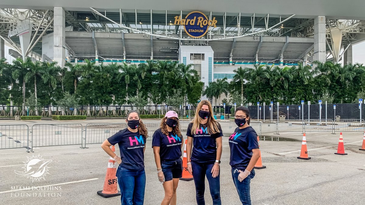 FinsOffTheField's tweet photo. Thanks to @MiamiDolphins #FootballUnites partner @HistoryMiami for volunteering with us this morning and distributing 1,000 #DolphinsMeals to the @CityofMiaGarden community! https://t.co/T08IN0TZ30