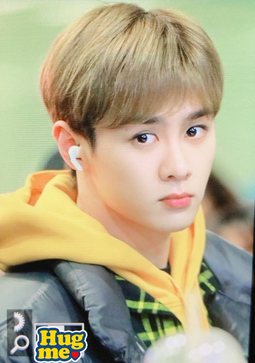 kunhourly's tweet photo. The definition of "🥺" https://t.co/tQEOw3X2y9