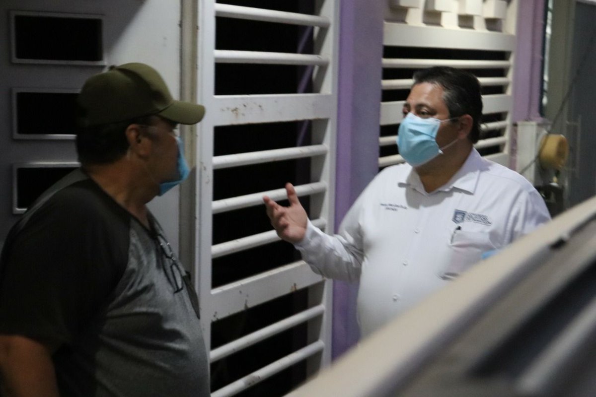 GARZADECOSS's tweet photo. A REDOBLAR EL PASO
Visitamos la Colonia #10DeMayo dentro del #Distrito6to en #Reynosa visitando y dialogando con los vecinos del sector y pidiéndoles que no bajemos la guardia y usen el #Cubrebocas ya que en nuestra #Ciudad se ha elevado nuevamente el número de casos de #Covid19. https://t.co/814iOFSdPC