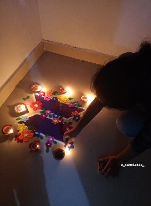 lumineot7's tweet photo. You have changed our lives so beautifully that each and everyday feels like Diwali.
We Indian armys want to dedicate this Diwali to @BTS_twt 
"This Diwali let's end all our evils and start loving ourselves"
#HAPPYDIWALIBTS 
#BTSXDIWALI 
#Armylovesbts 
@BangtanINDIA https://t.co/XKyS85IMQw