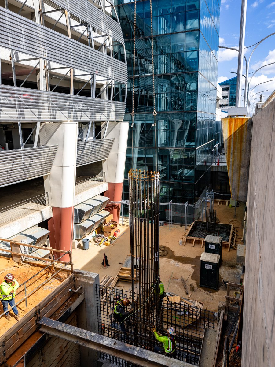 CLTAirport's tweet photo. For the last 11 months, crews have been hard at work on the Terminal Lobby Expansion. 
👷 https://t.co/TPHNQGEGsP
#DestinationCLT https://t.co/CC4MicxQWg