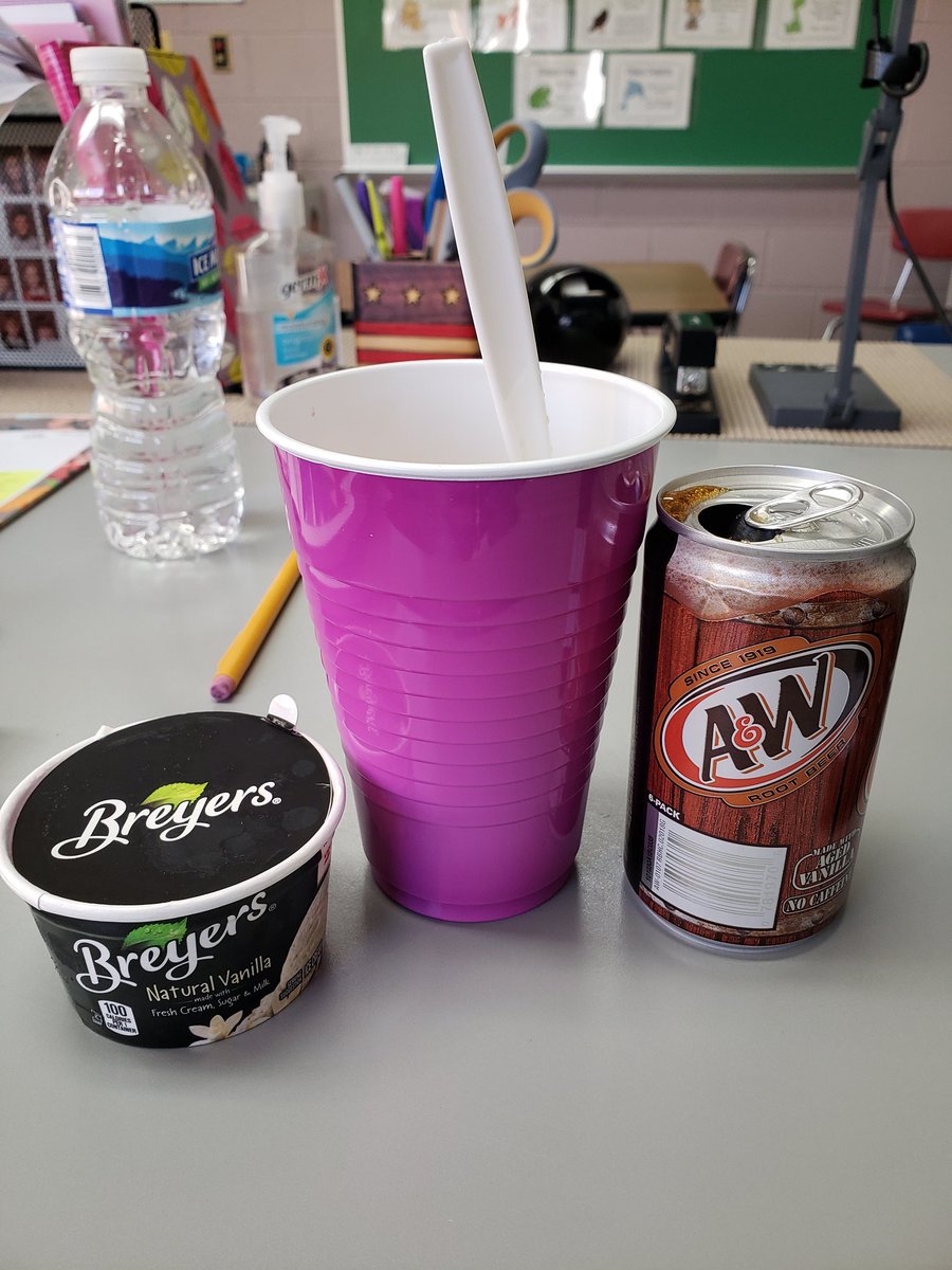 MrsKolzow13's tweet photo. Thanks @Phaugens for helping your staff "float" into the weekend! #ilbsd13 https://t.co/btiO8zRTkW