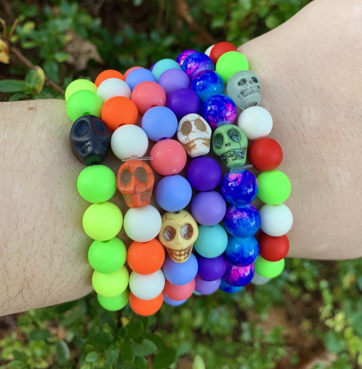 merikuros's tweet photo. I still have several multicolored skull bracelets left that I’d love to see get homes! 💀💚 They’re only $11 and US shipping is free 🥰 Available thru DM and in my shop! https://t.co/YzlPnYkHh5 https://t.co/Nve87qZNoE