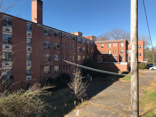 DavieConstNC's tweet image. Nothing better than visiting Waynesville for a weekend getaway and seeing a Davie Construction sign on N. Main! We&apos;re busy transforming the old Haywood Cty Hosp into Brookmont Lofts! #adaptiveuse #multifamilyhousing #historicrehab #affordablehousing #brookmontlofts #daviedelivers