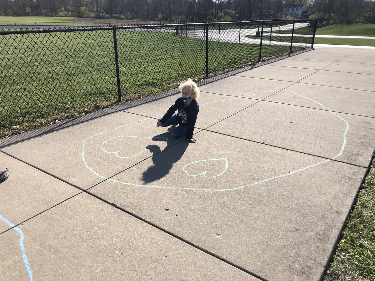 MattinglyStars's tweet photo. Chalking the Walk for kindness week! @hopewellECS #WeareLakota https://t.co/uEhiUB3QTH
