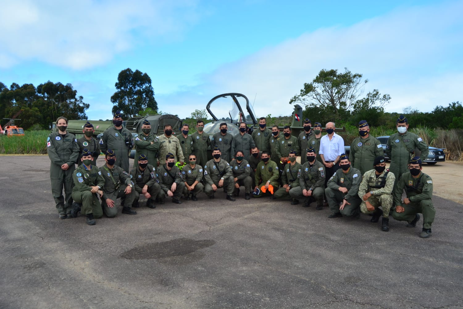 FUERZA AÉREA DE URUGUAY (FAU) - Página 32 Emu533PXUAAMqmm?format=jpg&name=large