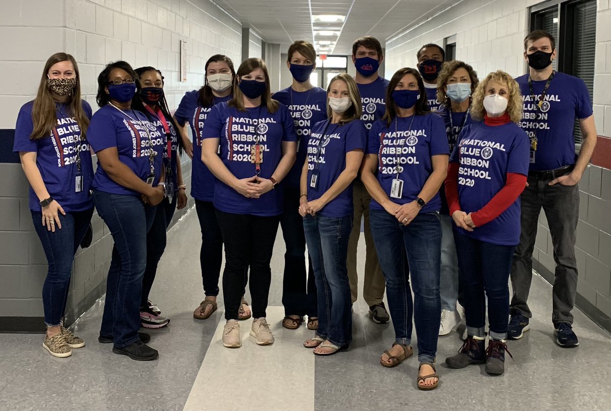 BelindaMartin30's tweet photo. ♥️ that I get to teach with this group every day! @BobJonesHigh #mcslearn #GoBJHS2020 #NationalBlueRibbonSchool https://t.co/aT8UCIPl0U