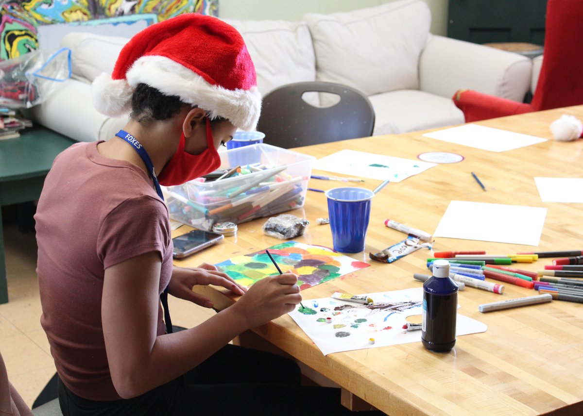 FoxcroftSchool's tweet image. Foxcroft Service Organization hosted a holiday card making session in the Art Room today. What a thoughtful thing to do on #WorldKindnessDay!