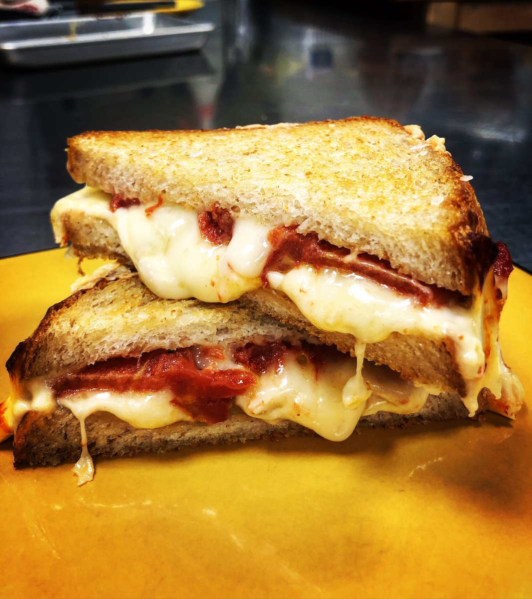 BreadNj's tweet image. Who is she!?