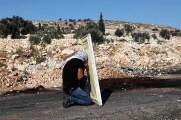 We are all one ◢◤

#Palestinians never give up, and so many societies never isolate them👍

#Freedom4Palestinians🇵🇸

❝
At least three Palestinians were injured by Israeli gunfire today during clashes in the occupied West Bank village of Kafr Qaddum, today.
v. Qudsn_en/4 hs ago