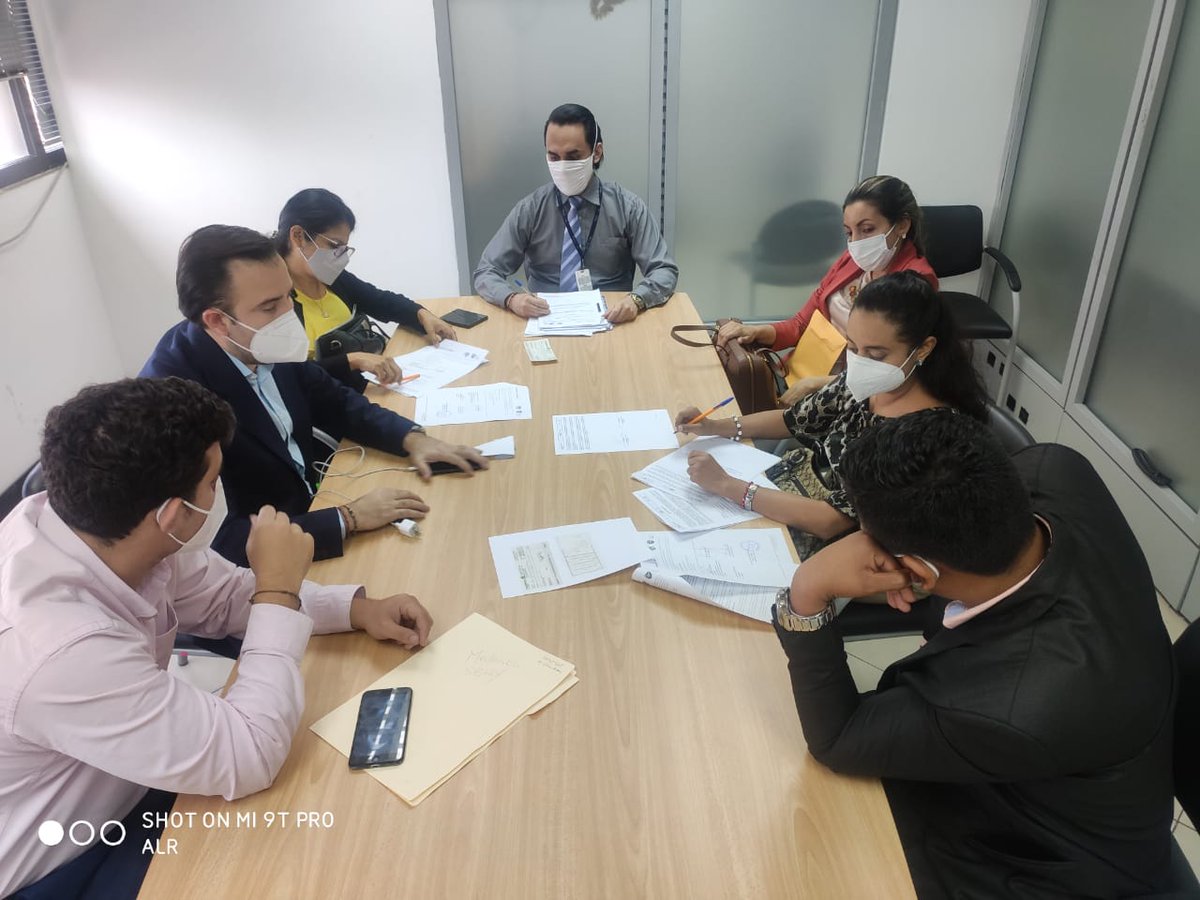 #GestiónMDT ✅| ¡El diálogo garantiza los derechos laborales! 

En el Centro de #MediaciónLaboralEc de Guayaquil se ✍🏻firmaron 2 actas para el pago de liquidación entre extrabajadores y representantes de:
 ✔️ Cámara de Industrias de Guayaquil
✔️ Sebcominconec S.A.