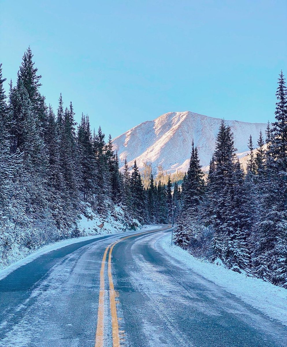 Independence Pass will be closing today at 7pm MST for the winter season!❄️🚗 Photo: @kailameans