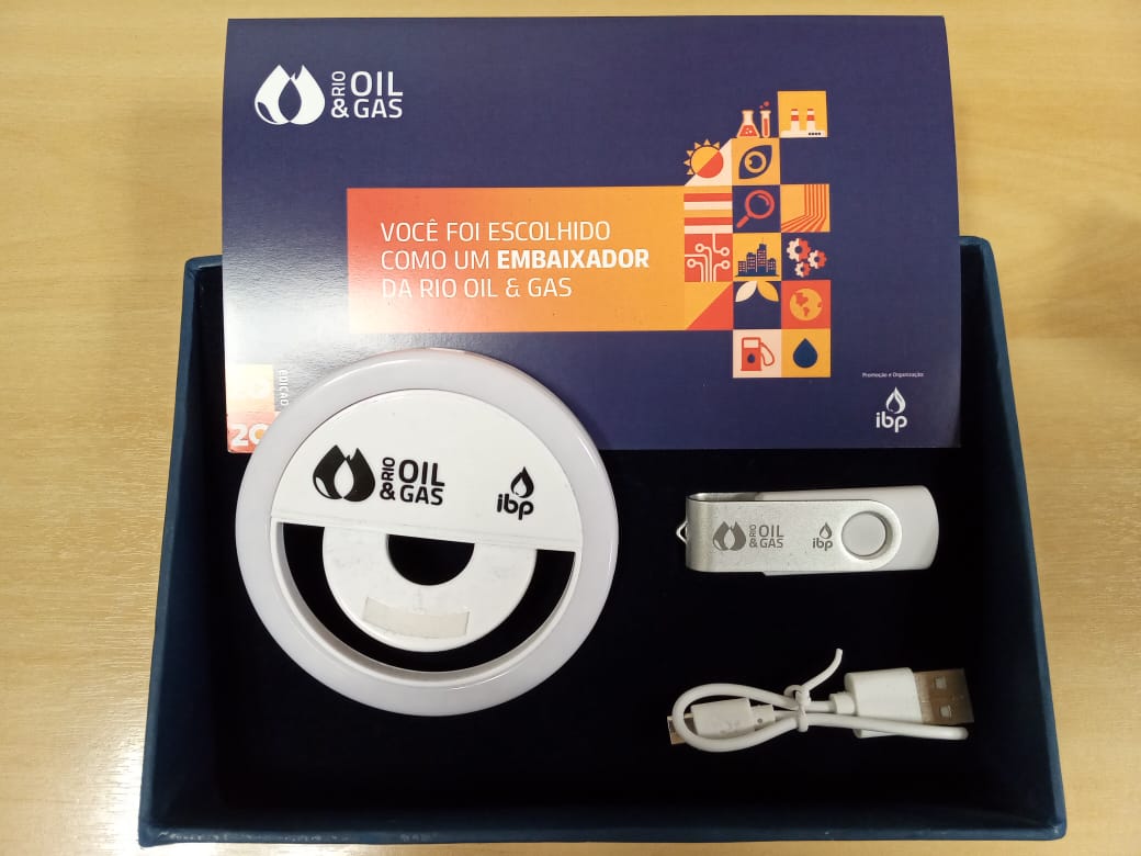 andreclarkj's tweet photo. É muito valioso ser embaixador de um evento tão importante e com tantos especialistas de peso como a #riooilgas Convido todos vocês a participarem dessa edição virtual, na qual terei a honra de mediar um dos painéis, sobre #cibersegurança. Muito obrigado pelo convite @ibp_br https://t.co/EBpej0PRQ1