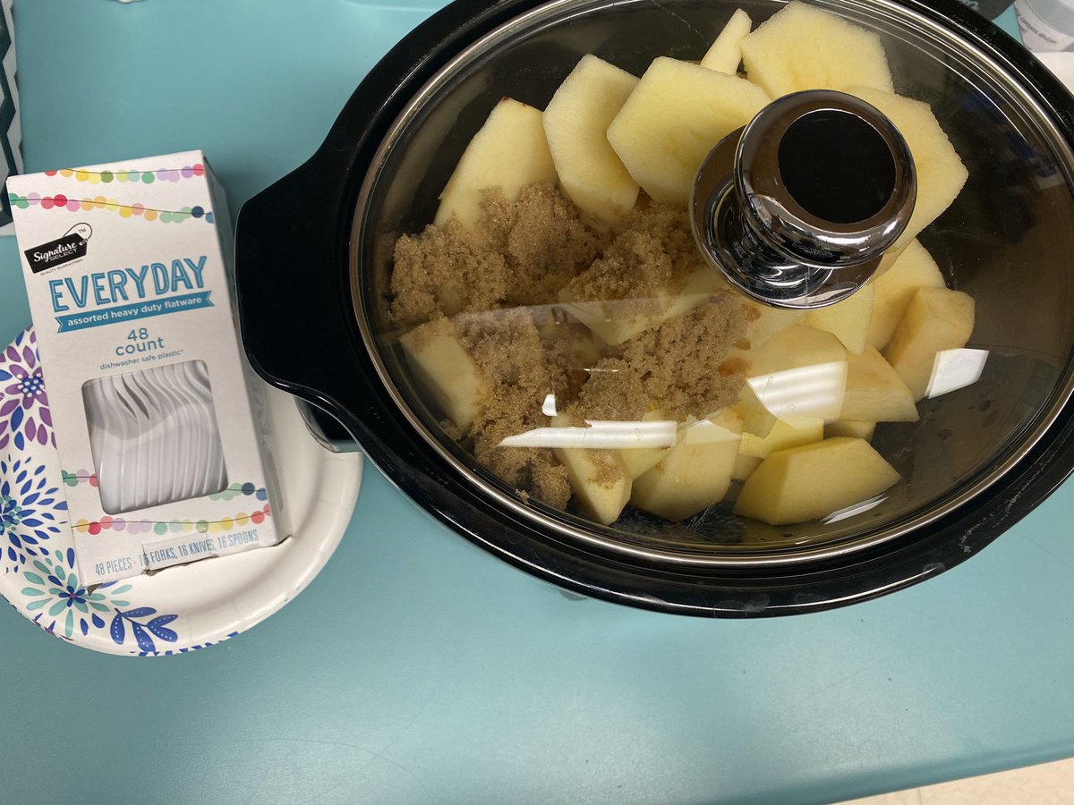 molly_hornsby's tweet photo. In Writing, we are becoming Nonfiction Writers! I modeled by writing a How to Make Applesauce book. Then we followed the steps! They created their own How to Books! @BeckElem #makinglearningmemorable @abunchoffun @tiffanibrisco https://t.co/mJtJai88C4