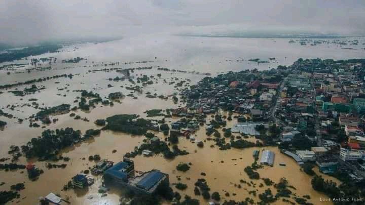 JANELLAsters's tweet photo. REPOST!! 

Cagayan needs help and is in a very critical condition. Almost the entire city is submerged underwater. Please take time to spread the word and if you can, to donate and give relief goods to the needed.

(sorry to interrupt pls spread)

#CagayanNeedsHelp https://t.co/W1l6Jm3yzu