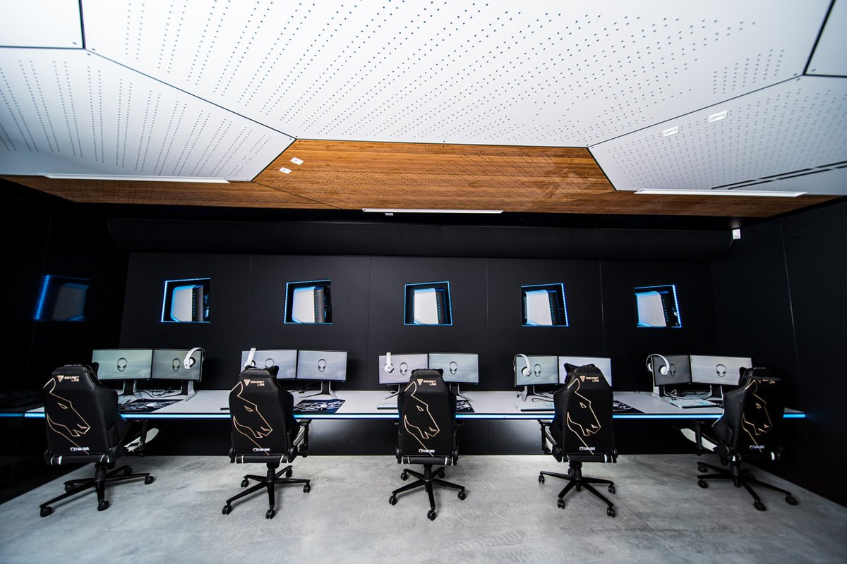 Design Milk (@designmilk) on Twitter photo 24/11/2020 15:00:34 The Gaming Aesthetic Comes To Life Within the Alienware Training Facility dlvr.it/RlcyTs The Gaming Aesthetic Comes To Life Within the Alienware Training Facility dlvr.it/RlcyTs