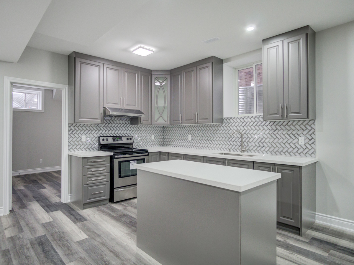 Spectrumrealty_'s tweet photo. No expense spared in this professionally finished, city certified, brand new basement apartment with separate entrance in the prestigious Cleave View Estates in the Credit Valley area. Open concept, spacious living area &amp; chef's kitchen. MLS #: W4967318 

#SpectrumRealty https://t.co/KhYYahkPTa