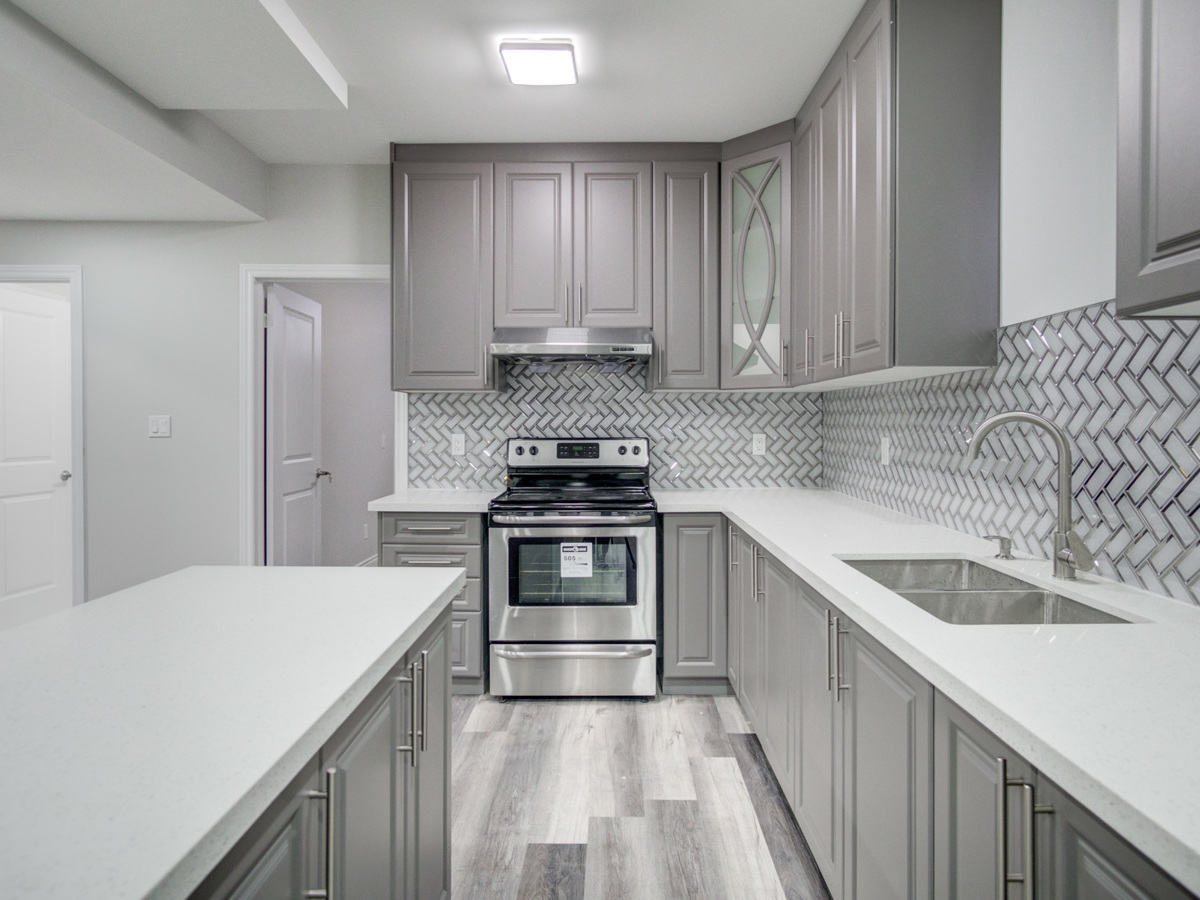 Spectrumrealty_'s tweet photo. No expense spared in this professionally finished, city certified, brand new basement apartment with separate entrance in the prestigious Cleave View Estates in the Credit Valley area. Open concept, spacious living area &amp; chef's kitchen. MLS #: W4967318 

#SpectrumRealty https://t.co/KhYYahkPTa