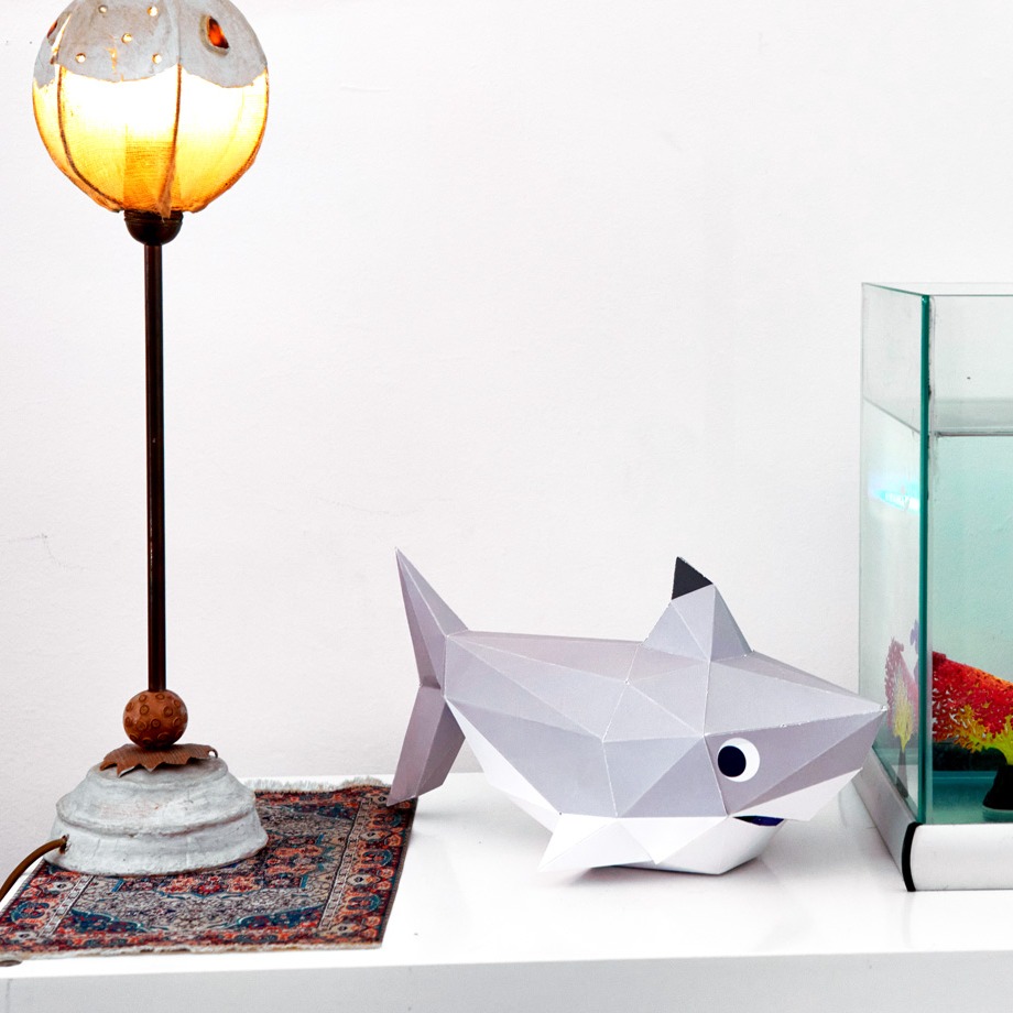 🎵 Baby shark, doo doo doo doo doo doo, Baby shark, doo doo doo doo doo doo, Baby shark! 🎶
C'est bon tu l'as dans la tête ? 😝Retrouve notre bébé requin juste ici : bit.ly/3lHoo8t

#agentpaper #papier #deco #requin #shark #babyshark #papertrophy