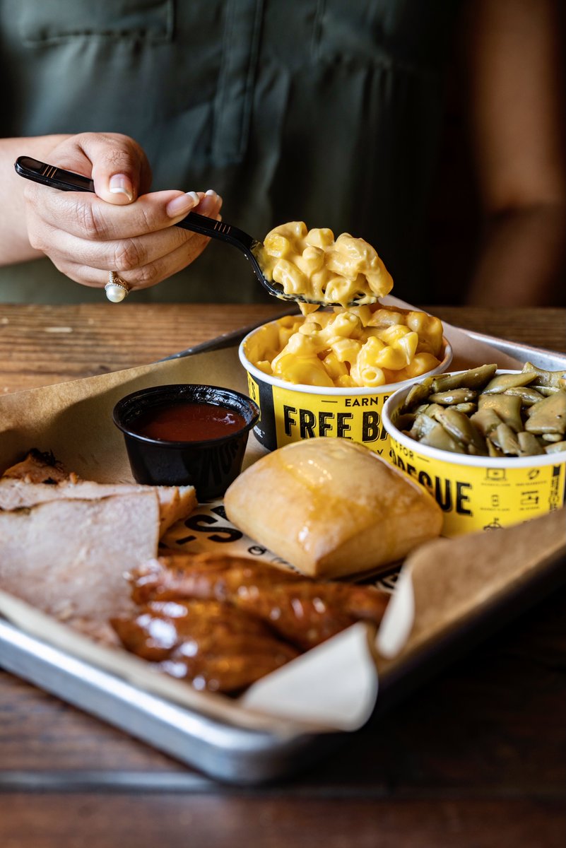 Dickeys's tweet photo. Macaroni and cheese or green beans? Today is #WorldKindnessDay so choose BOTH! But first, order your #2for24 at https://t.co/ux2s7ryy5R and tag the person your sharing this legit meal with!
📸 @dallisoneats https://t.co/E7GzysBdlt