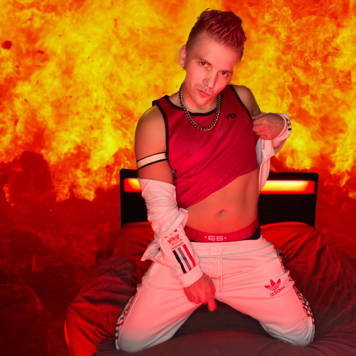 PupThaly's tweet photo. Somebody wants to cuddle with me?? 🔥🔥🔥
#sneakerboy #gaysneakers #sneakers #sneakerfetish #sneakerhead #gay #proll #scallyboy #gayboy #sneakerfreak #scally #sneakerheads #socks #scallylad #gaylife #gayfetish #chav #sneakerporn #gaysneakerfetish #erboy #gaylads #airmax #pupthaly https://t.co/KfPdeodDCO