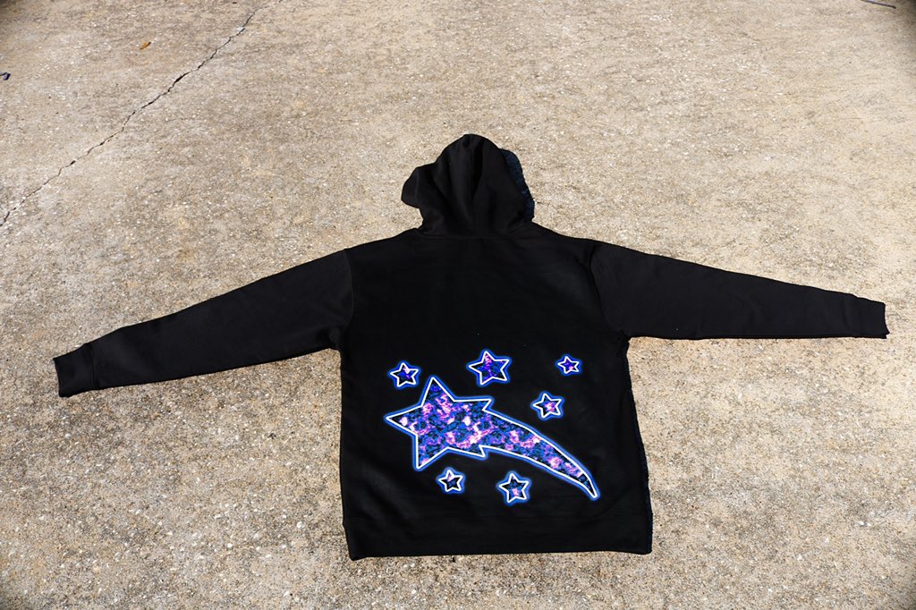 itzchrisho's tweet image. ITS GETTING COLD❄️❄️

LST World Domination Hoodies Out Now!🚨

LIKE &amp;amp; RT For A Free Hoodie