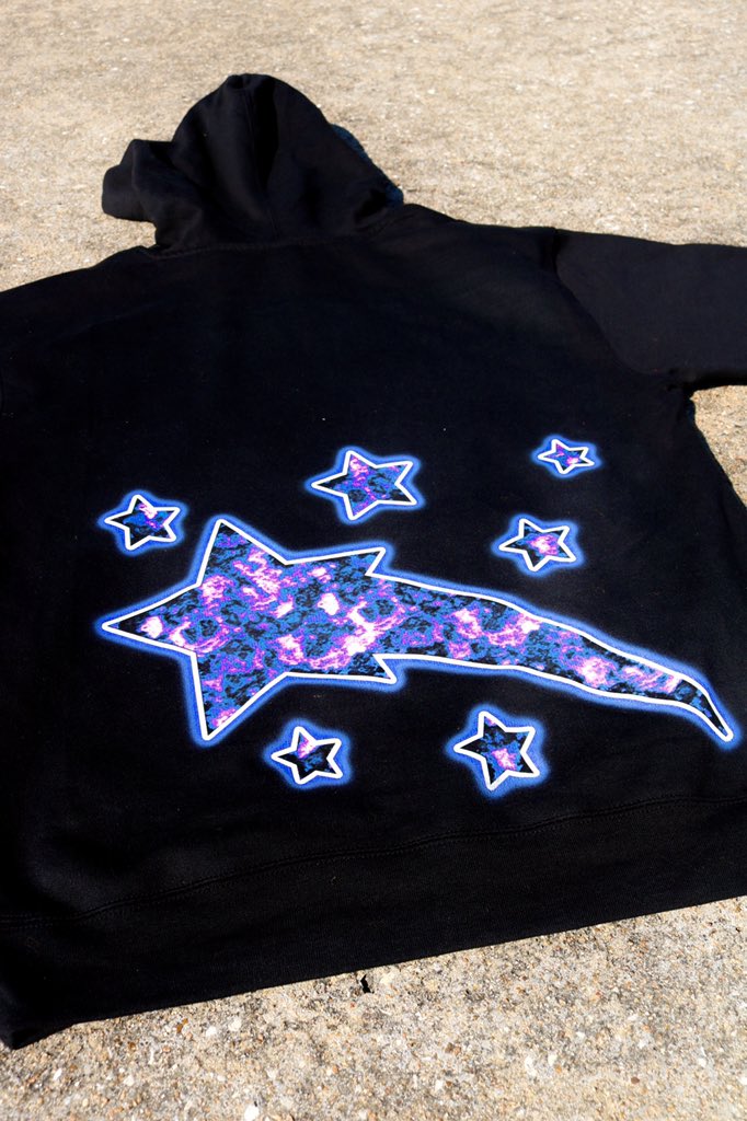 itzchrisho's tweet image. ITS GETTING COLD❄️❄️

LST World Domination Hoodies Out Now!🚨

LIKE &amp;amp; RT For A Free Hoodie